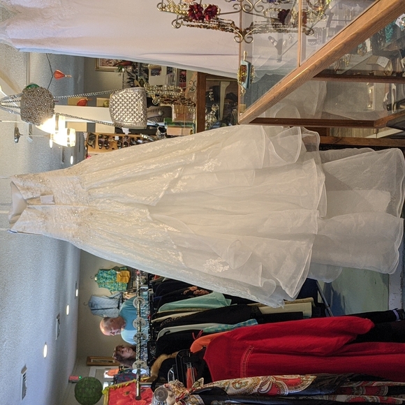 Bridal Gown - Picture 2 of 3
